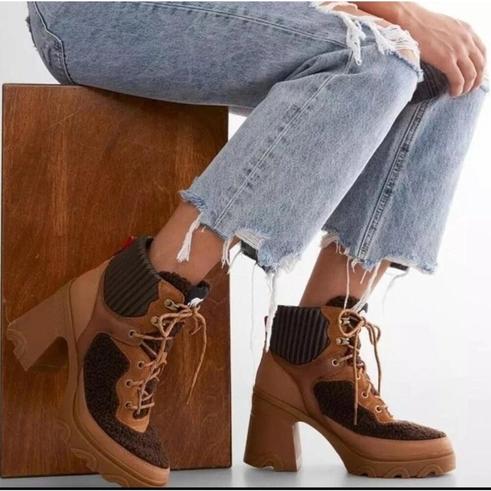 Sorel Brown and Black Chunky Heel Lace-Up Ankle Boots